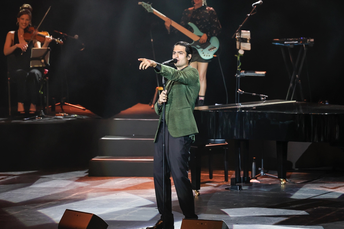 Matteo Bocelli İstanbul'da konser verdi