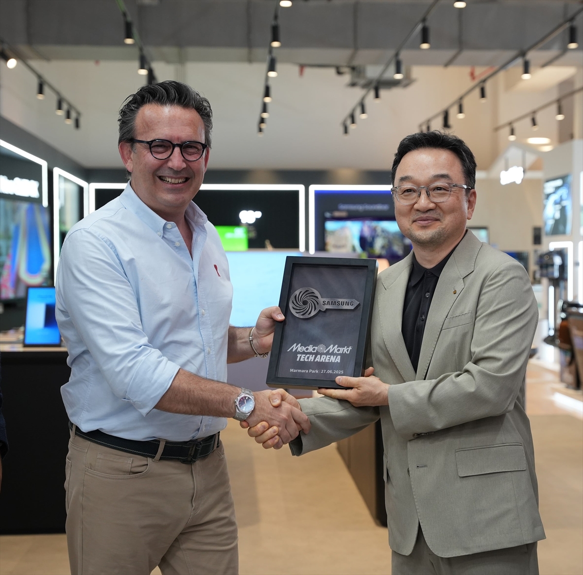 MediaMarkt'ın konsept mağazası Tech Arena'da, Samsung butiği açıldı