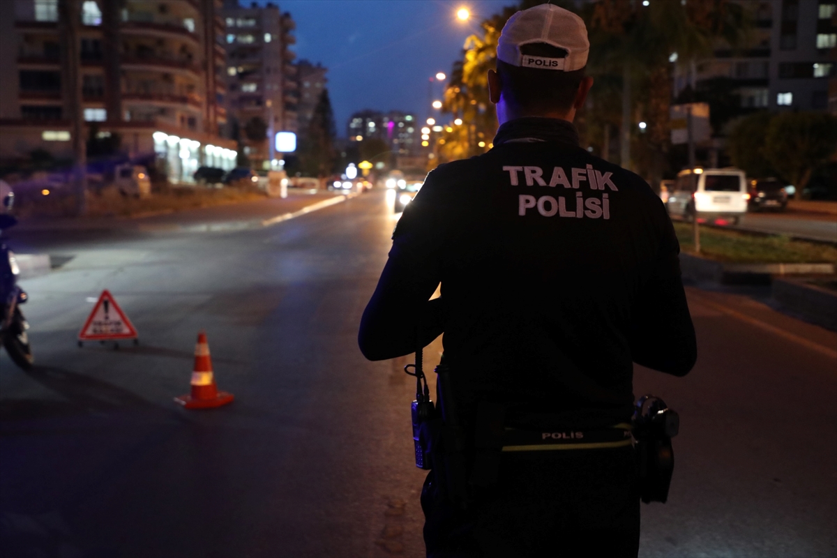 Mersin'de motosikletlere yönelik denetimlerde 5 bin 179 sürücüye para cezası kesildi