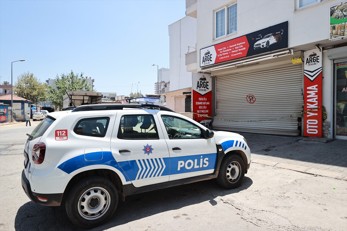 Mersin'de oto yıkamacıda 4 gencin cesedi bulundu