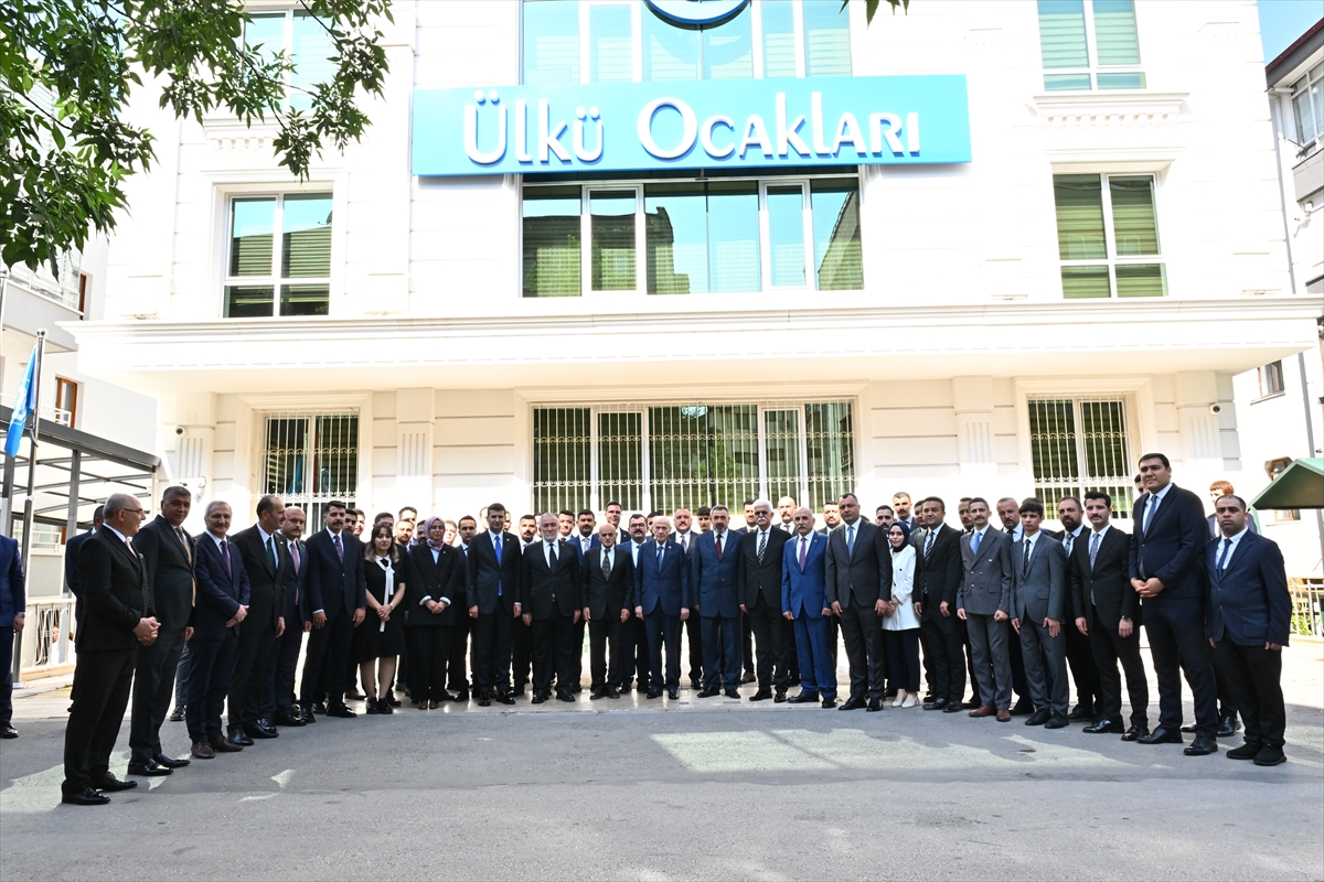 MHP Genel Başkanı Bahçeli'den Ülkü Ocakları Eğitim ve Kültür Vakfına bayram ziyareti