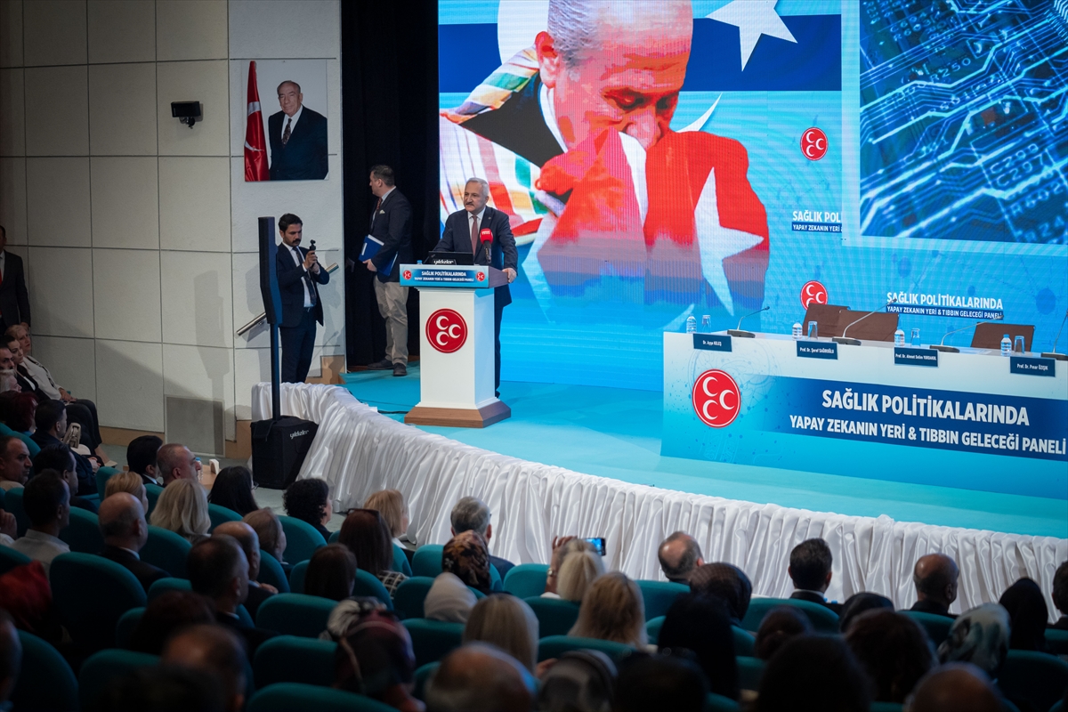 MHP'de “Sağlık Politikalarında Yapay Zekanın Yeri ve Tıbbın Geleceği” paneli düzenlendi