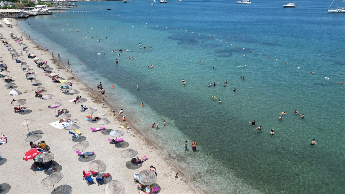 Muğla sahillerinde bayramın ikinci gününde de yoğunluk yaşandı