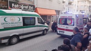 MUĞLA (AA) – Muğla'nın Ortaca ilçesinde çıkan bıçaklı kavgada 2