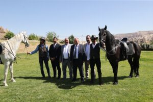 - Festival kapsamında atlı turlar, atlı savaş sanatları gösterisi, at