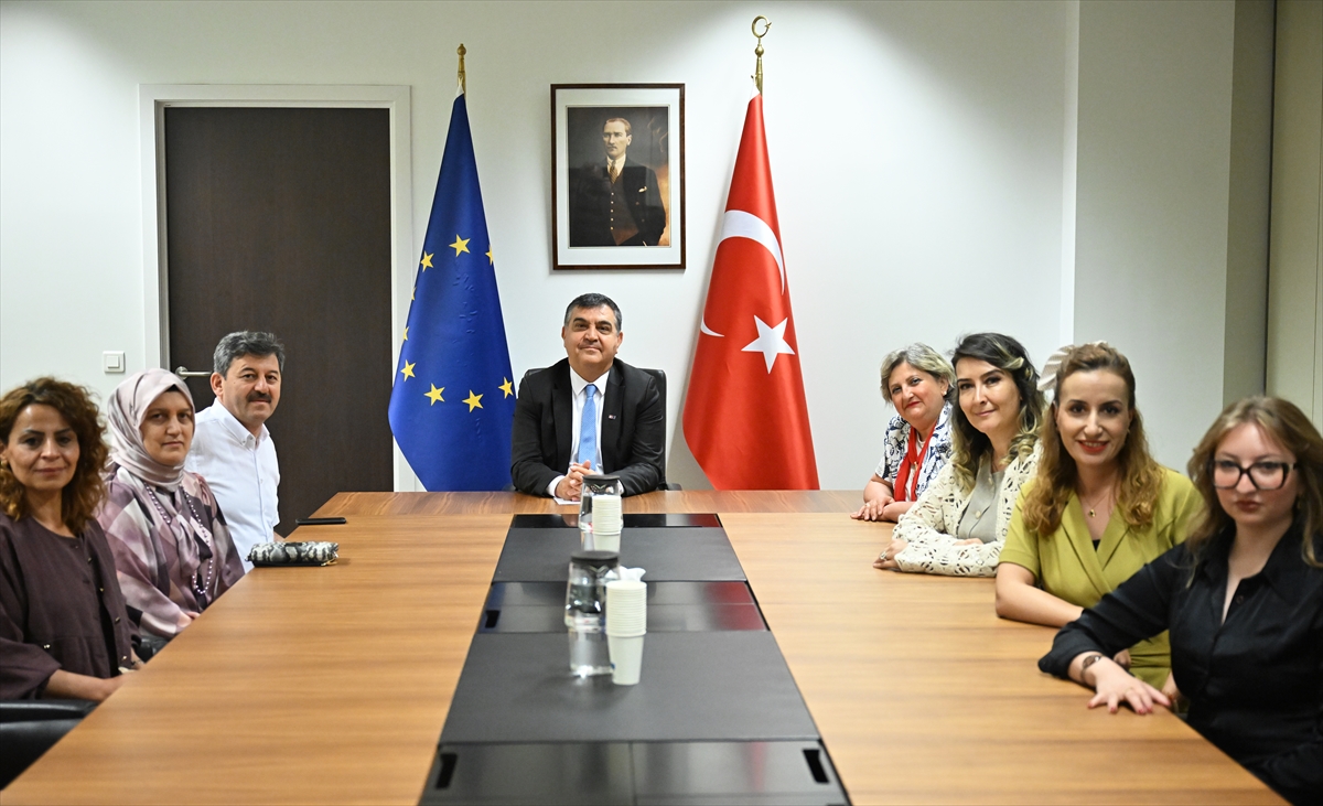 Öğretmenlerin yenilikçi eğitim araçlarını kullanımına dair Erasmus projesi Brüksel'de