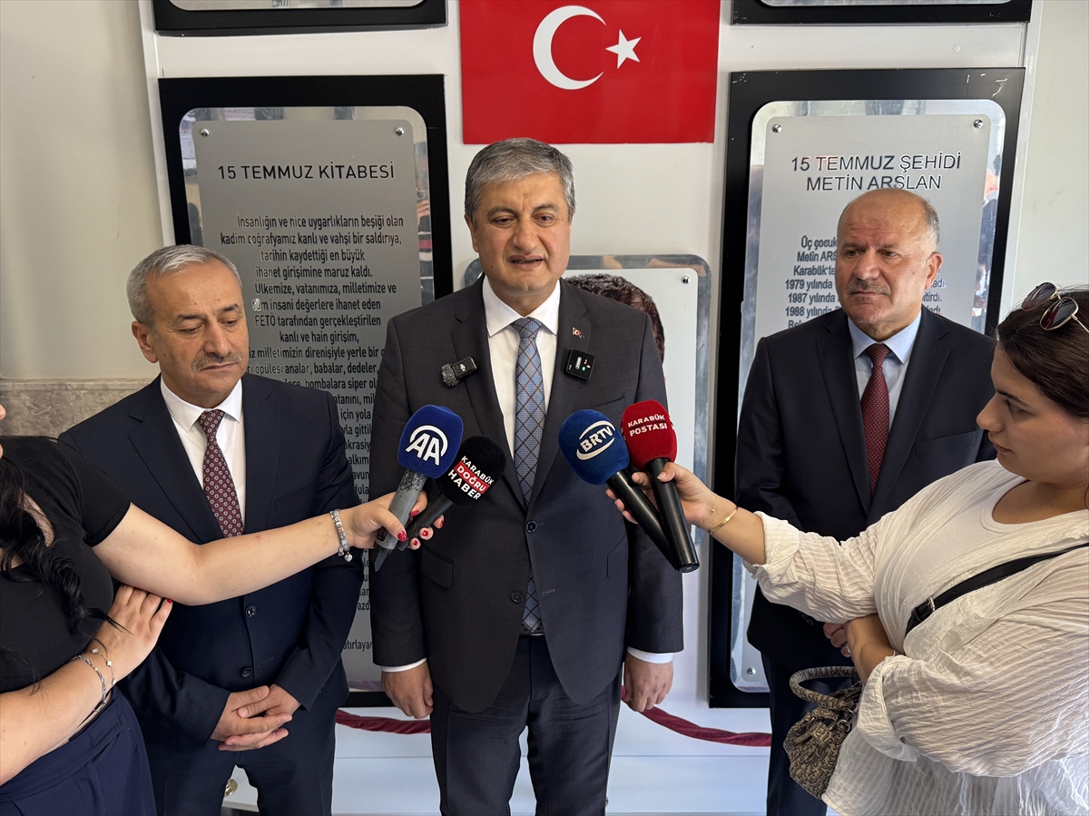 Sakarya ve çevre illerde öğrenciler karnelerini aldı