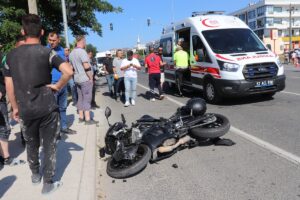 ORDU (AA) – Ordu'nun Ünye ilçesinde motosiklet ile otomobilin çarpışması