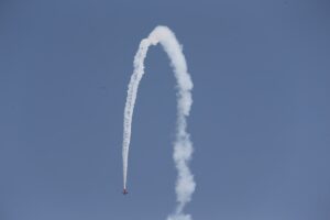 - Sivrihisar ilçesinde düzenlenen etkinlikte, paraşütçüler "CESSNA 172" ve "CESSNA