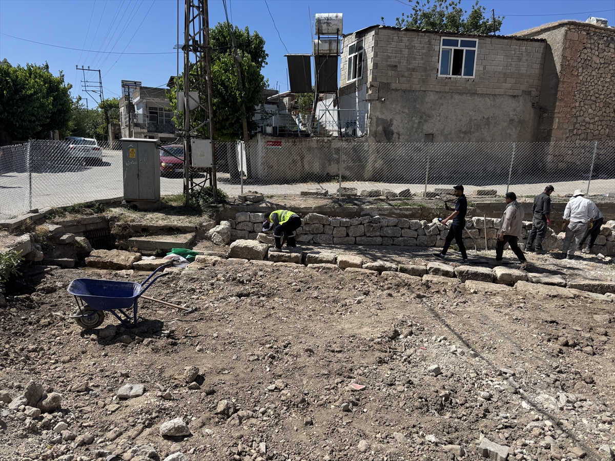 Perre Antik Kenti'ndeki Roma Çeşmesi, orijinal yapısına kavuşuyor