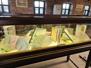 İSTANBUL (AA) – Koç Üniversitesi Ebru Kulübü'nün yıl sonu sergisi,