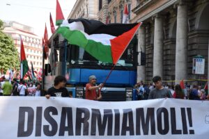 - Kentte on binlerce kişinin katıldığı iki farklı kortej düzenlendi