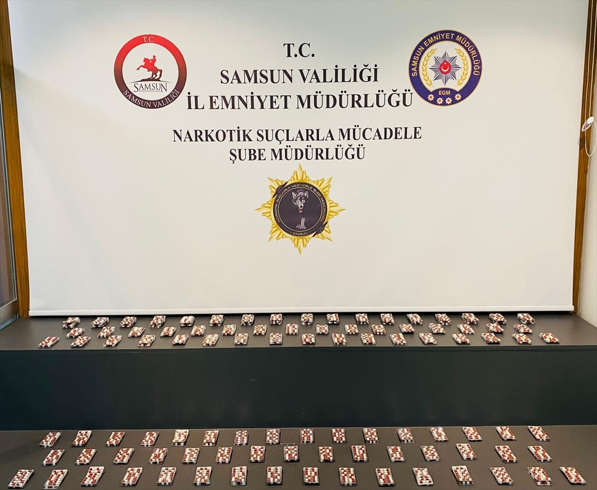 Samsun'da 3 bin 500 sentetik ecza hapı ele geçirildi
