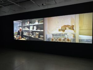 - 1 Şubat 2026'ya kadar ziyarete açık olacak sergi, sanatçının