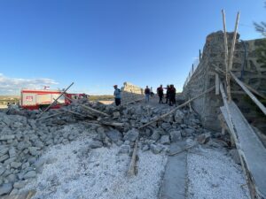 ŞANLIURFA (AA) – Şanlıurfa'nın Bozova ilçesinde, istinat duvarının çökmesi sonucu