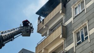 ŞANLIURFA (AA) – Şanlıurfa'nın Siverek ilçesinde apartman dairesinde çıkan yangın