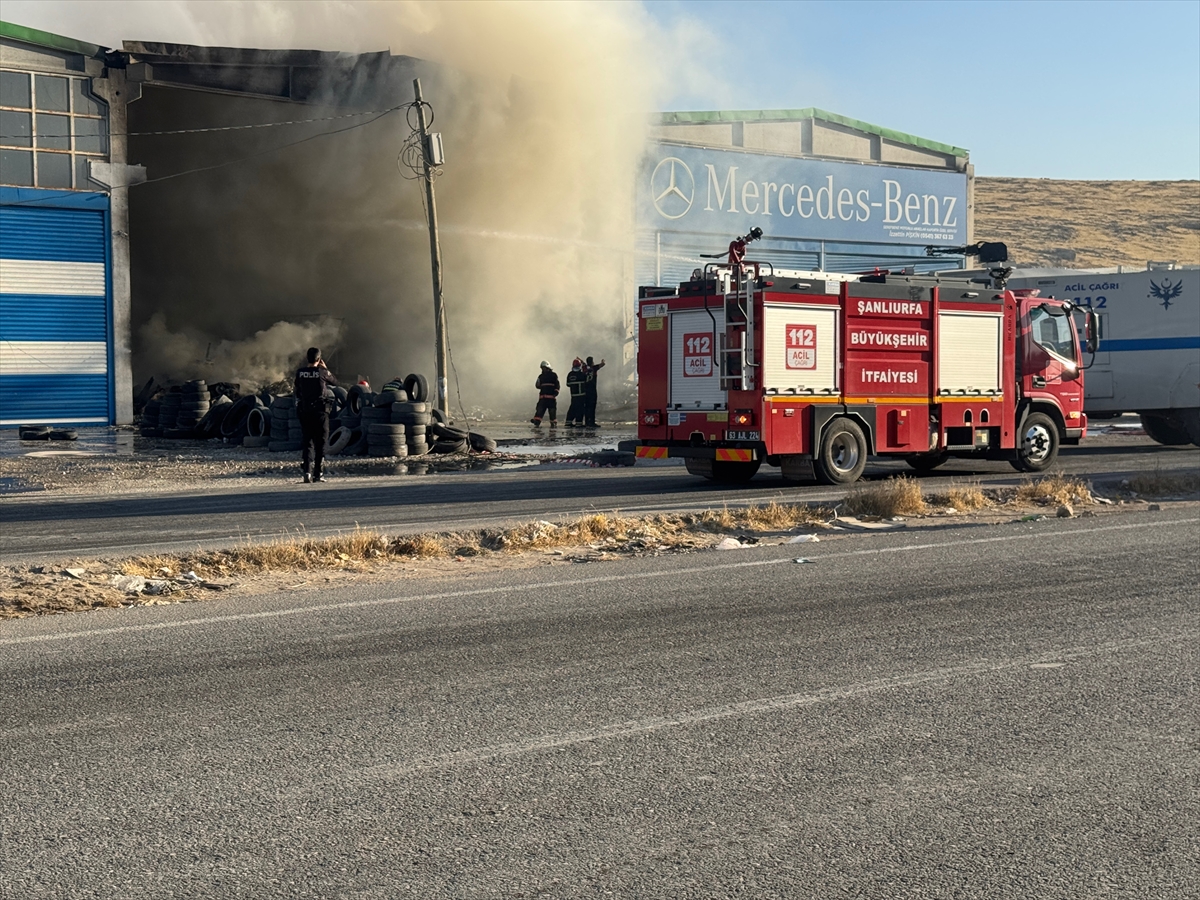Şanlıurfa'da hırdavatçıda çıkan yangın TOMA desteğiyle söndürüldü