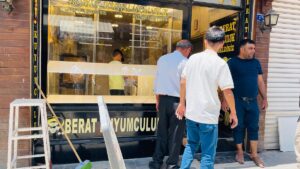 ŞANLIURFA (AA) – Şanlıurfa'nın Suruç ilçesinde bir kuyumcudan soygun girişimi