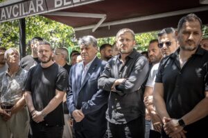 İSTANBUL (AA) – Beşiktaş Futbol Takımı Yardımcı Antrenörü Serdar Topraktepe'nin