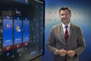 - Hava sıcaklıkları Ankara ve İstanbul'da 30, İzmir'de 36 dereceye