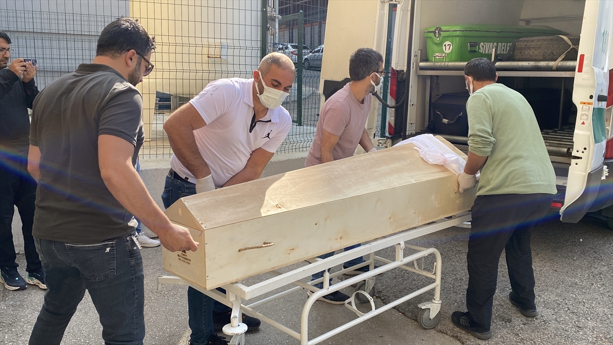 Sivas'ta KKKA şüphesiyle tedavi gören kişi hayatını kaybetti