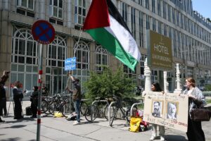 VİYANA (AA) – Avusturya’nın başkenti Viyana’da Filistin destekçileri, Gazze’de süren