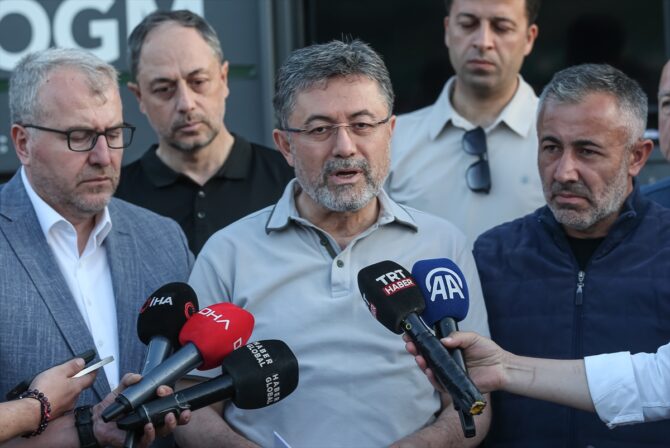 Tarım ve Orman Bakanı Yumaklı, Bilecik'te yangınlara ilişkin açıklamalarda bulundu: (1)