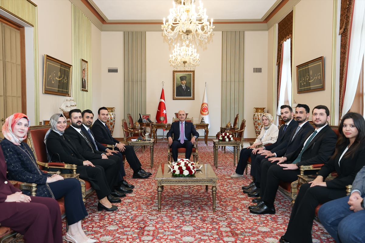 TBMM Başkanı Kurtulmuş, AK Parti Gençlik Kolları Başkanı Yusuf İbiş'i kabul etti