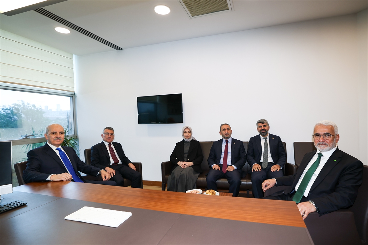 TBMM Başkanı Kurtulmuş, HÜDA PAR Genel Başkanı Yapıcıoğlu'nu ziyaret etti