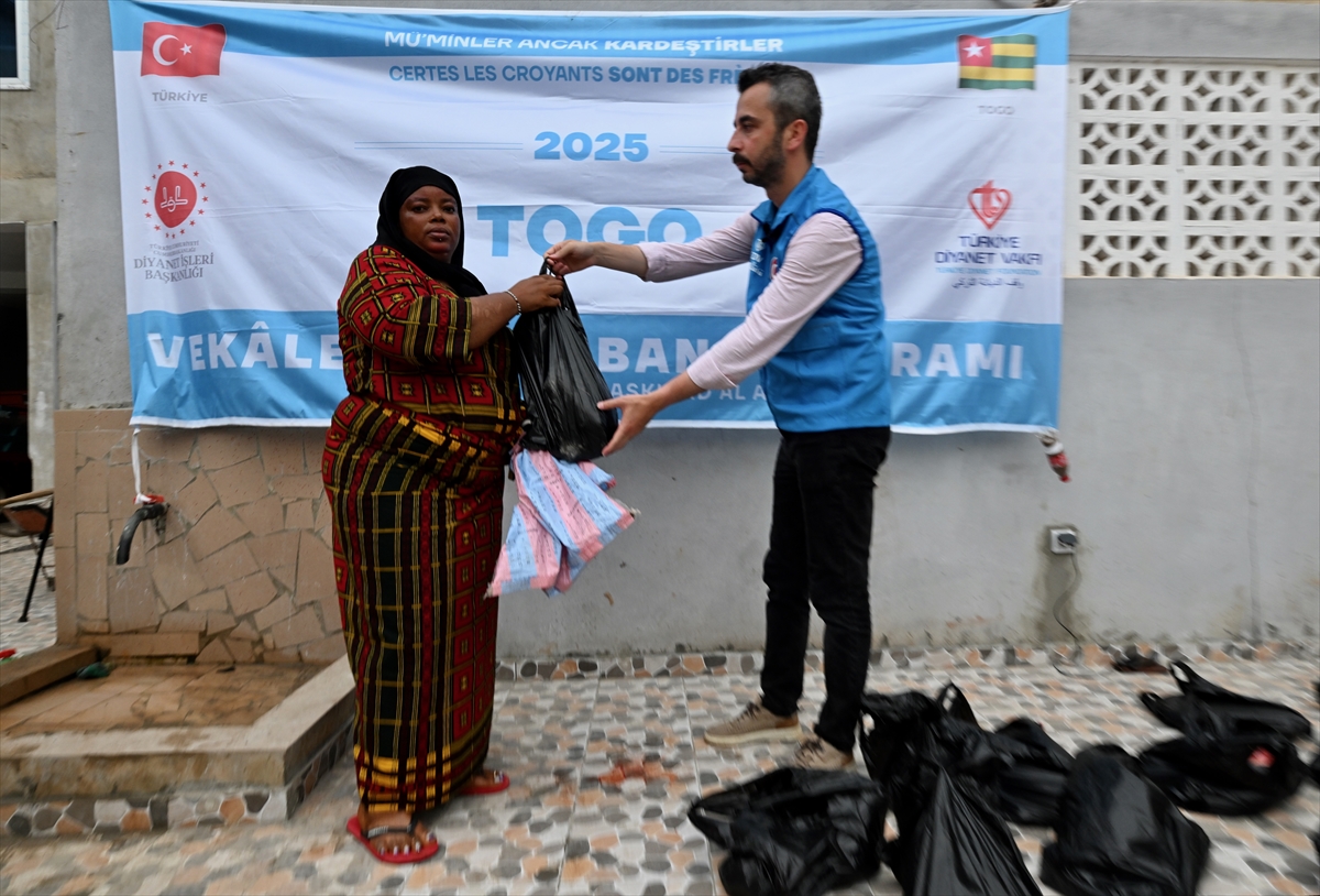 TDV ekipleri, Togo'da kurban eti dağıtımına başladı