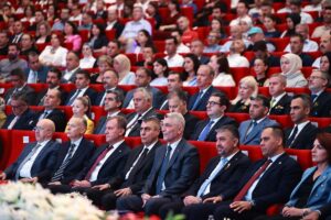 MERSİN (AA) – Ticaret Bakanı Ömer Bolat, "Mersinli esnafa bu