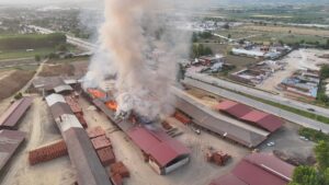 TOKAT (AA) – Tokat'ın Erbaa ilçesinde tuğla fabrikasında çıkan yangın
