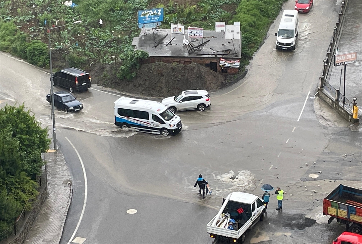 Trabzon'da sağanak etkili oldu
