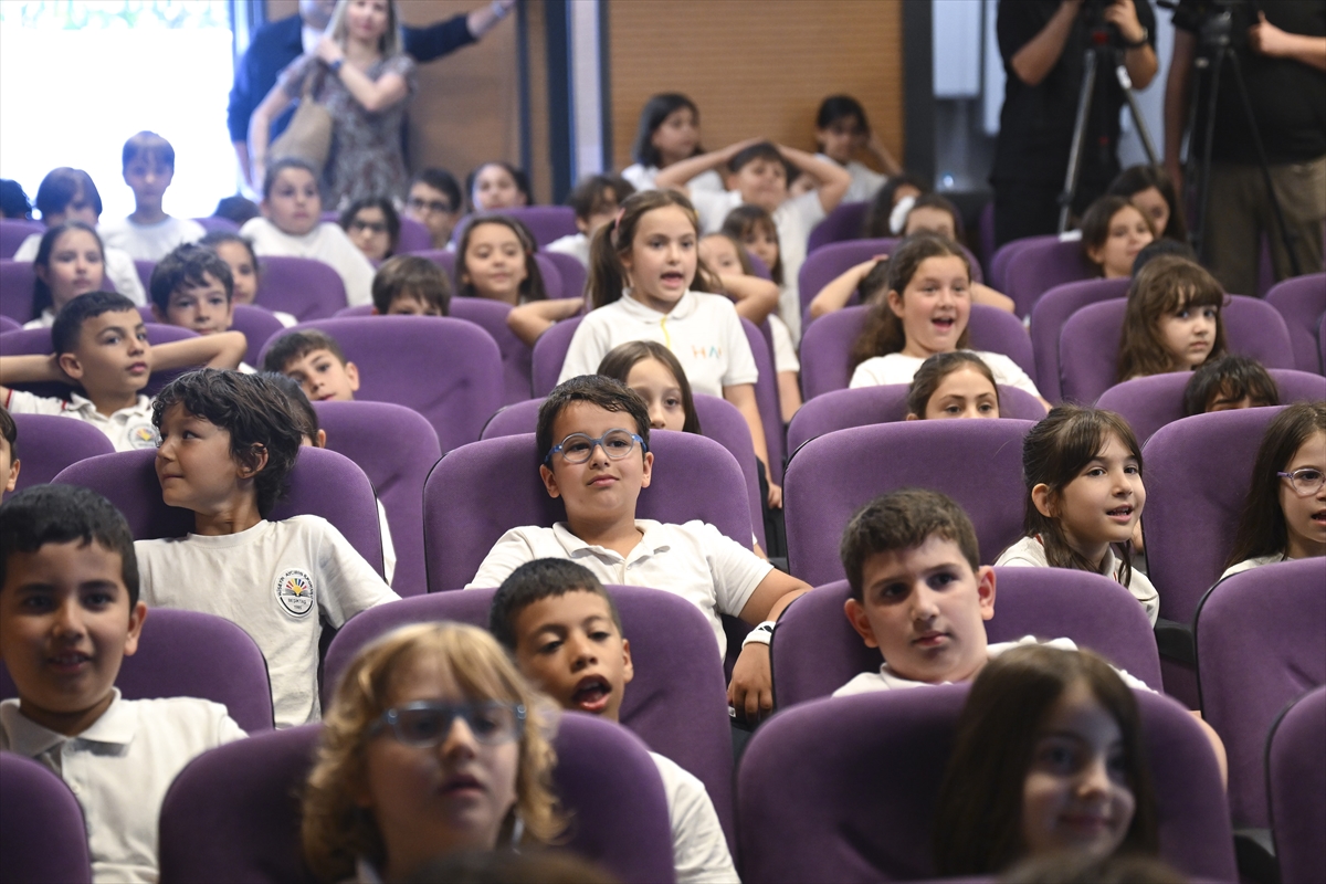 “Trafikte Küçük Hata Yoktur” projesi kapsamında öğrenciler için tiyatro gösterisi yapıldı