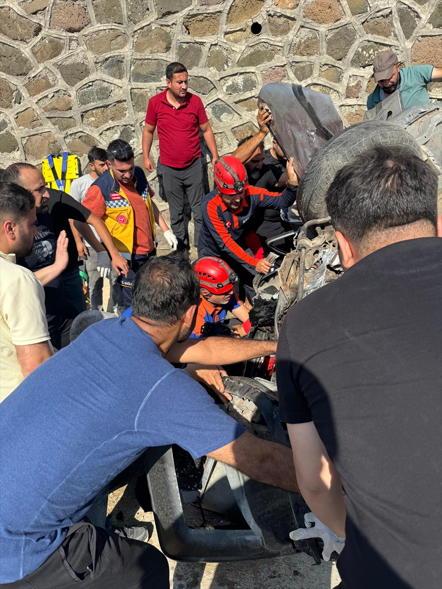Tunceli'de iki otomobilin çarpışması sonucu 7 kişi yaralandı