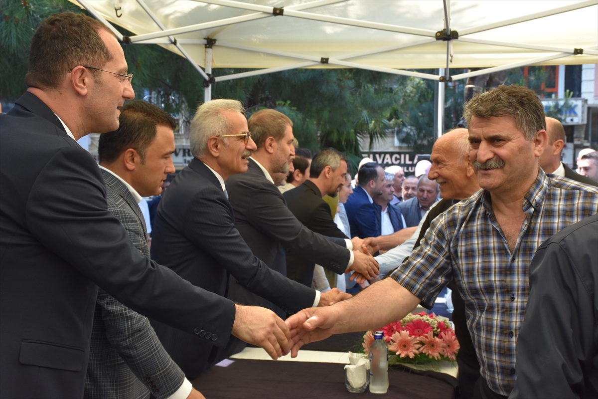Ulaştırma ve Altyapı Bakanı Uraloğlu, Trabzon'da bayramlaşma törenine katıldı: