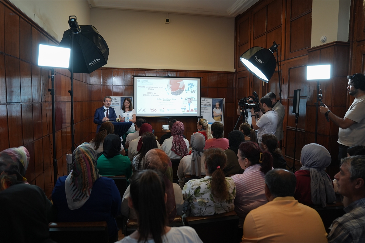YÖK Bilim Kafe etkinlikleri kapsamında “Obezite ve Sağlıklı Beslenme” söyleşisi yapıldı