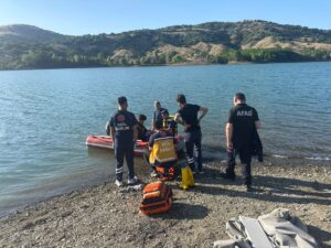 YOZGAT (AA) – Yozgat'ta yüzmek için gölete giren çocuk boğuldu.