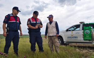 YOZGAT (AA) – Yozgat'ın Yenifakılı ilçesinde arazide yaralı halde bulunan