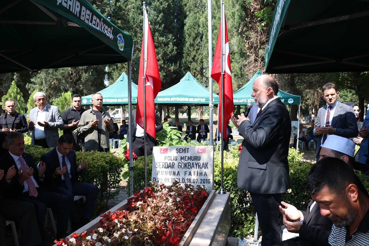 15 Temmuz şehidi Serdar Gökbayrak, Sakarya'daki mezarı başında anıldı