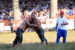 EDİRNE (AA) – 664. Tarihi Kırkpınar Yağlı Güreşleri'nde başpehlivanlığı, finalde