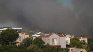İZMİR (AA) – İzmir’in Çeşme ilçesinde dün ziraat alanında başlayıp