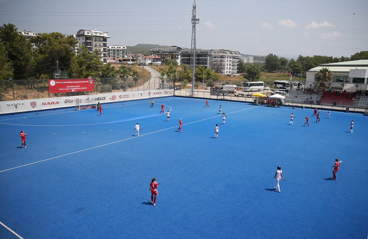 Açık Alan Hokeyi Kadınlar Avrupa Şampiyonası 3, Alanya'da başladı