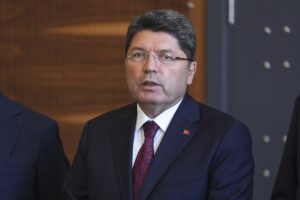 ANKARA (AA) – Adalet Bakanı Yılmaz Tunç, "terör örgütü üyesi
