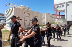 ADANA (AA) – Adana merkezli 7 ilde uyuşturucu organize suç