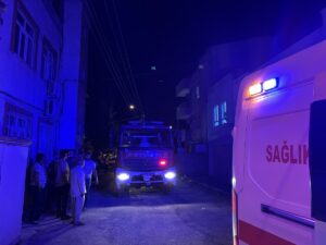 ADIYAMAN (AA) – Adıyaman'da bir evde çıkan yangında 2 kişi