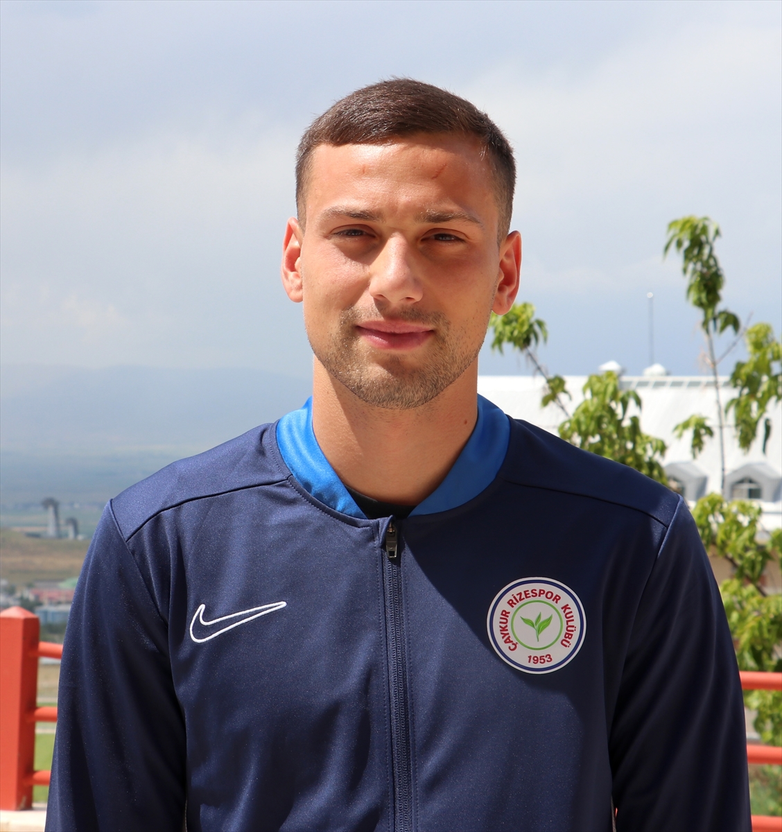 Ailesini örnek alarak futbola başlayan Çaykur Rizesporlu Varesanovic, takımına daha fazla katkı verecek