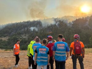 - "Yangınların başladığı ilk andan itibaren sahadayız. Her bir gencimiz,