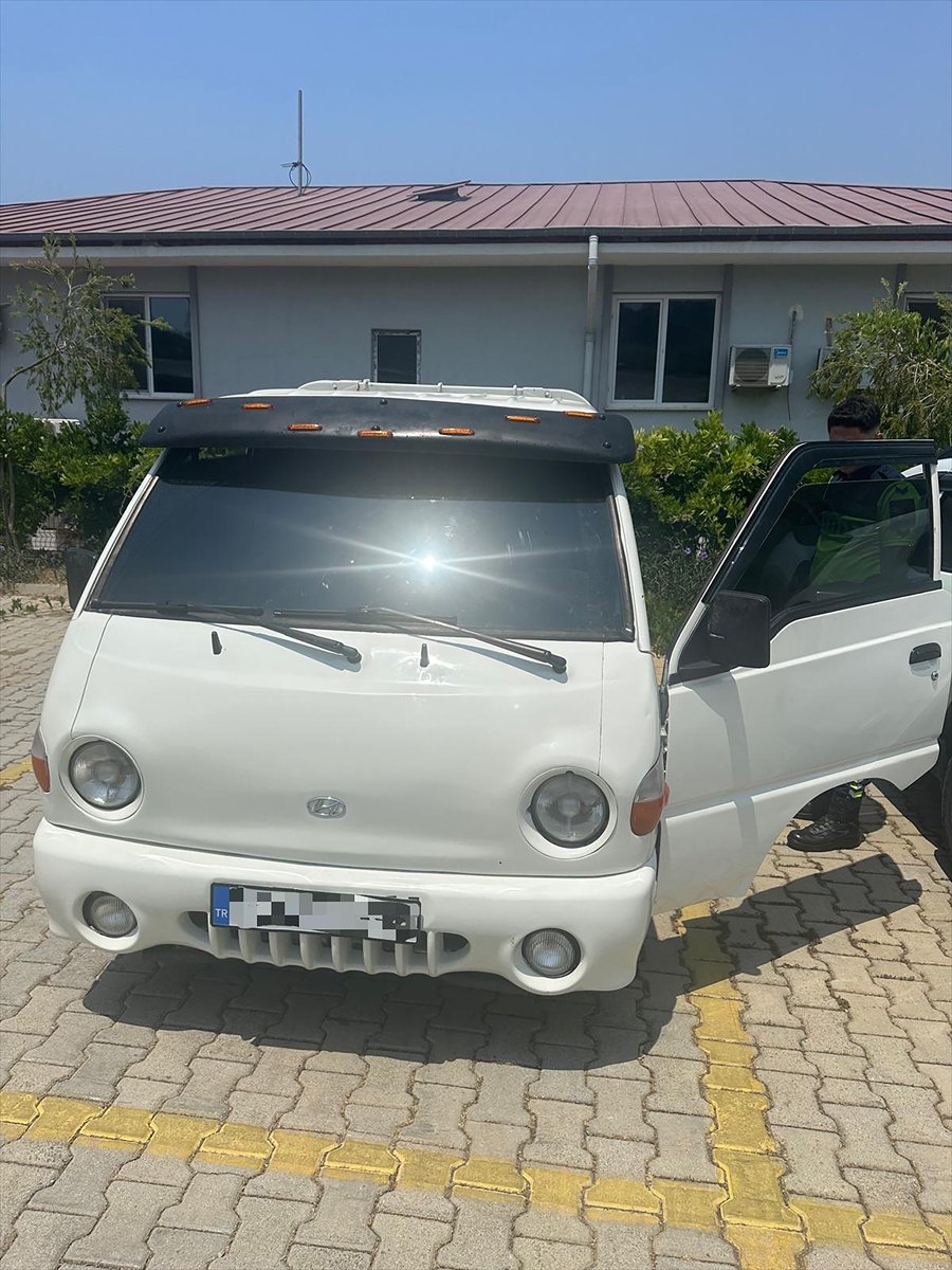 Alanya'da trafik güvenliğini tehlikeye düşüren sürücüye para cezası uygulandı