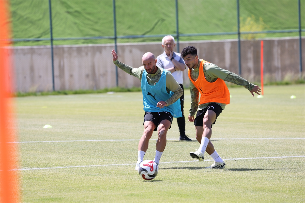 Alanyaspor'un Erzurum kampı başladı